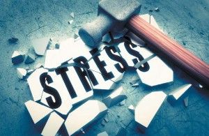 La vida moderna te conlleva a experimentar esa sensación de estrés, que bien puede ser causada por eventos positivos como negativos. Aprende a controlarlo.